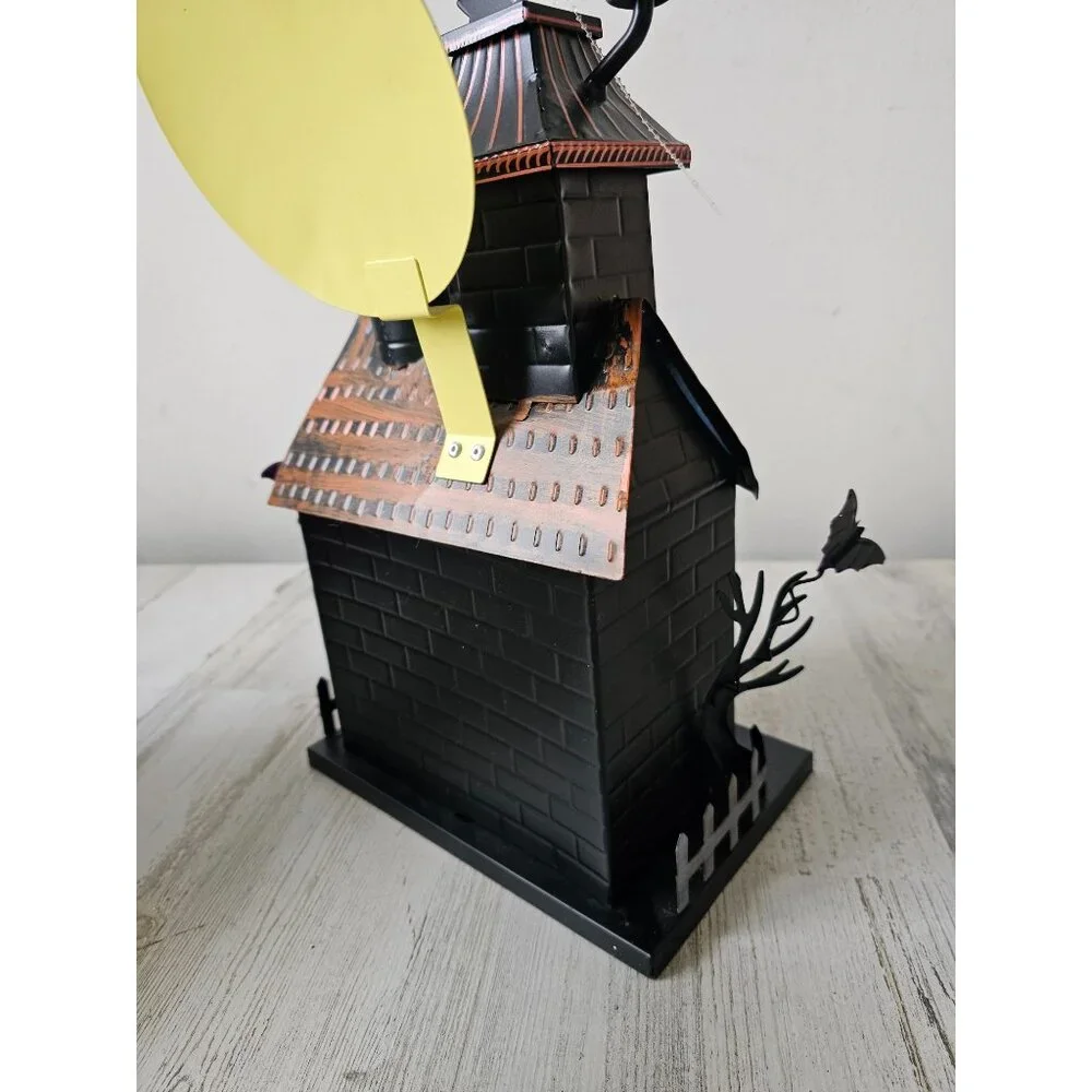 TMetal light up haunted‎ house Halloween moon ghost decor